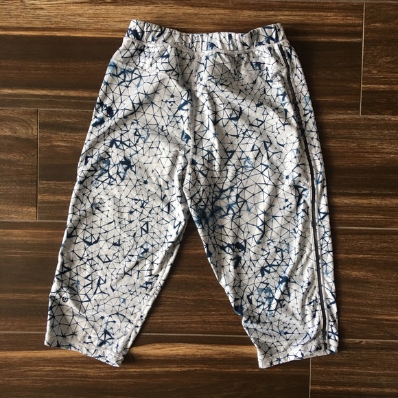 lululemon Retreat Yogi Crop - Picture 3 of 3